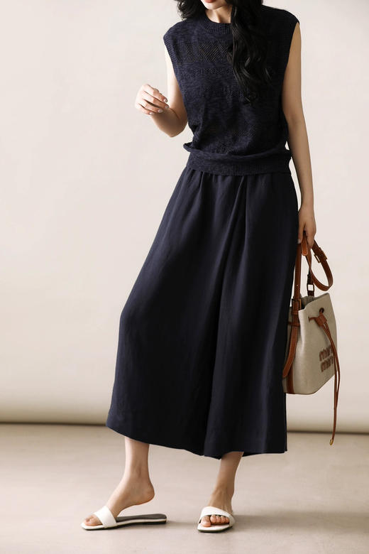 ✨【亚麻天丝凉感阔腿九分裙裤】，甄选汉麻斜纹布料，手感蓬松韧劲有质感，看着是裙子，其实是裤子，安全感爆棚， 巨显瘦！ 商品图13