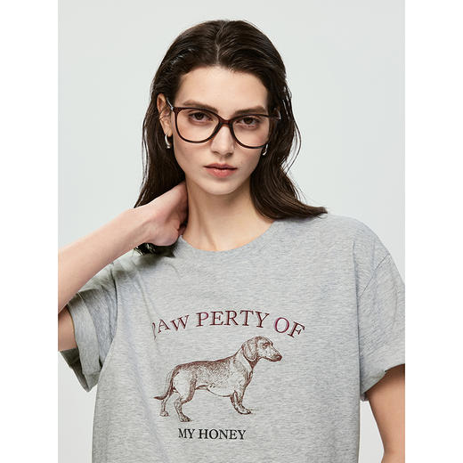 棉仓363601032初棉百搭趣味腊肠狗字母印花T恤 商品图3