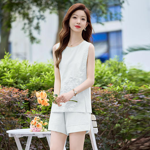 新中式国风刺绣无袖开叉上衣套装女夏2025新款短裤洋气减龄两件套XYFS6796 商品图1