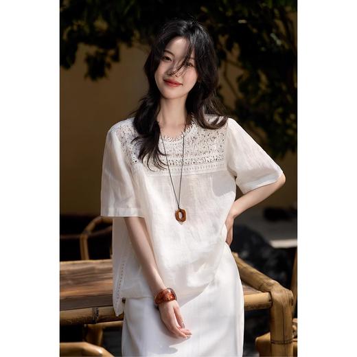 【夏日白月光！这件蕾丝衬衣把清冷感焊在身上】法式复古圆领蕾丝拼接短袖小众设计感上衣 商品图0