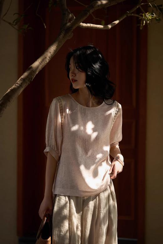 「松弛高级感」静谧宅寂风斜纹肌理感舒适透气灯笼袖小衫 商品图4