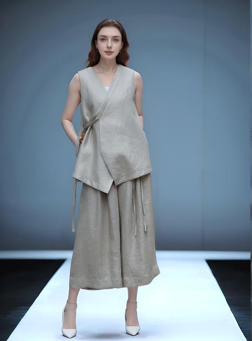 侧串珠系带调性马甲 商品图0