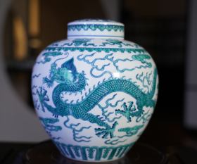 斗彩绿龙罐