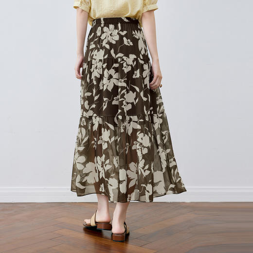 【严选】诗凡黎A字剪影碎花半身裙2025夏新款松紧腰复古气质轻盈飘逸长裙7G6240351 商品图4