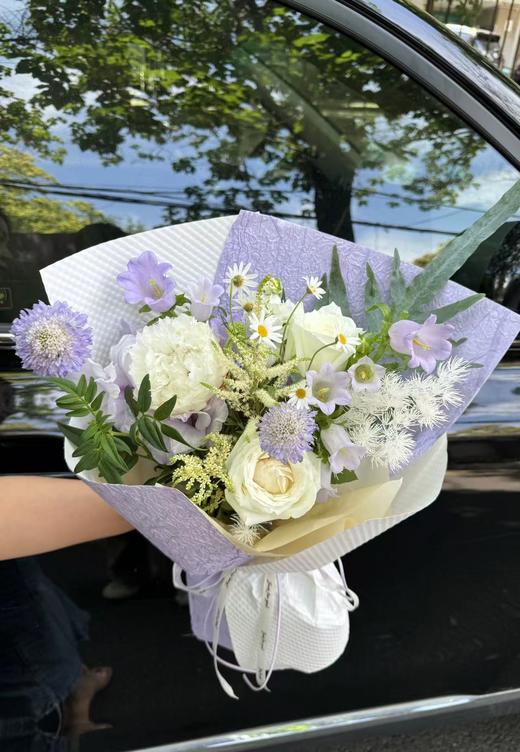 紫色系玫瑰风铃等混搭花束 商品图0