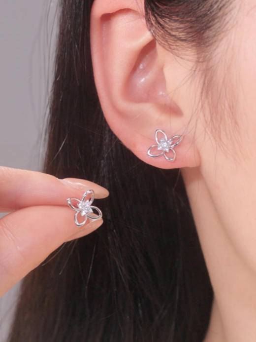 卡蒂罗/KADER 丁香花耳钉 幸运四叶草造型转运设计简约时尚通勤百搭纯银耳饰 温柔浪漫春焕新气质养耳洞配饰 商品图4