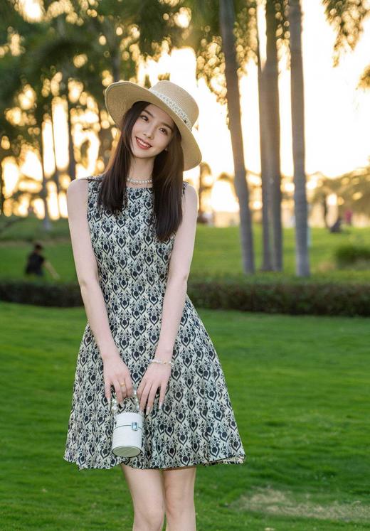 SZ2S122_漆黑色_连衣裙_夏季_圆领无袖收腰A字短款复古_高级女装_BERNIEELEN 伯妮斯茵 商品图0