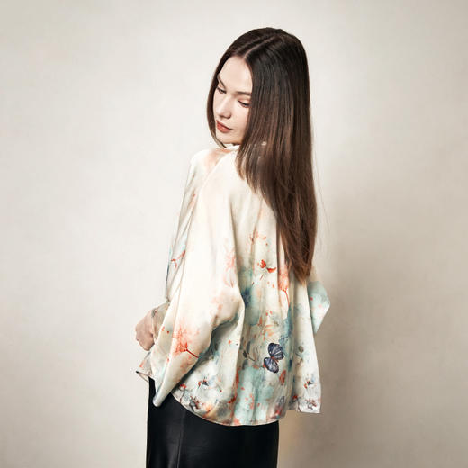 Soloseta22姆米真丝披肩外套上衣桑蚕丝印花丝巾2025秋冬新品送礼 商品图0