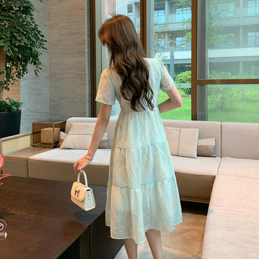 奢姿大码女装2025夏季减龄刺绣别致小众连衣裙胖妹妹V领时尚裙子9952822119 商品图3