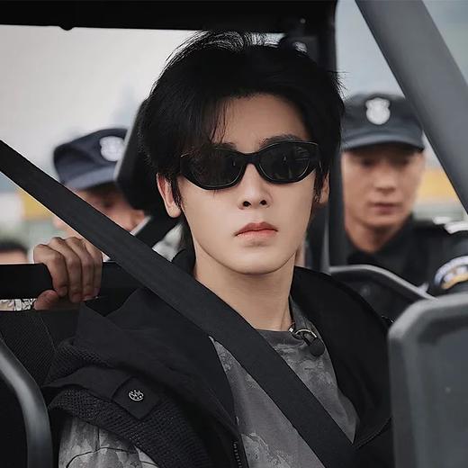 【韩版专利猫眼折叠墨镜】​​低于成本价抛售⚠️韩国public**代工尾单清货ing💥 ​​生产线暴走！紧急处理!超轻佩戴无感！还能折叠！辛芷*、侯明*等明星戴的同款墨镜，凹造型必备！ 商品图10