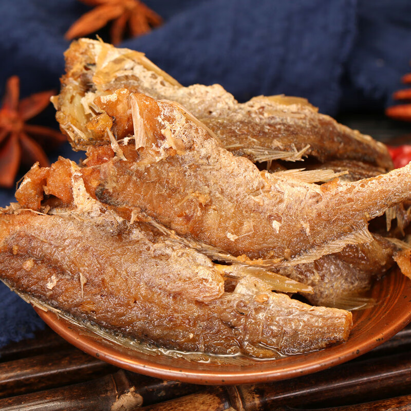 香酥黄花鱼，20大罐组合，精选渤海湾深海小黄鱼，鲜活制作，传承五香制作技艺，香辛料入味，配料表干干净净，肉质饱满，外酥里嫩，吃法百搭，口感鲜香醇厚，好吃过瘾！M