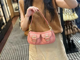 ¥1299🇺🇸Coach 新款Ashton 斜挎包/腋下包，夏天的西柚色😍有长短两根肩带， 复古风十足！尺寸25×10×7cm