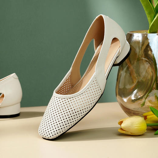 卷卷紫透气镂空气质凉鞋 优质柔软镂空皮面透气清爽不闷汗 小方头设计上脚显瘦 气质温柔百搭 商品图6