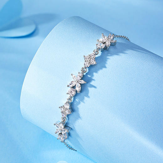 卡蒂罗/KADER 卡蒂罗KADER 漫漫桃花手链 经典满镶闪钻设计幸运紫藤花精致典雅闪耀吸睛可调节拼接链 甜美日常通勤百搭 925银 手链 女款 银色 礼盒 商品图3