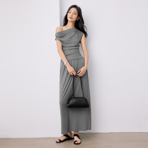【严选】伊芙丽一字肩凉爽T恤连衣裙套装女2025夏装新款百搭显瘦气质套装1G6902011 商品图1