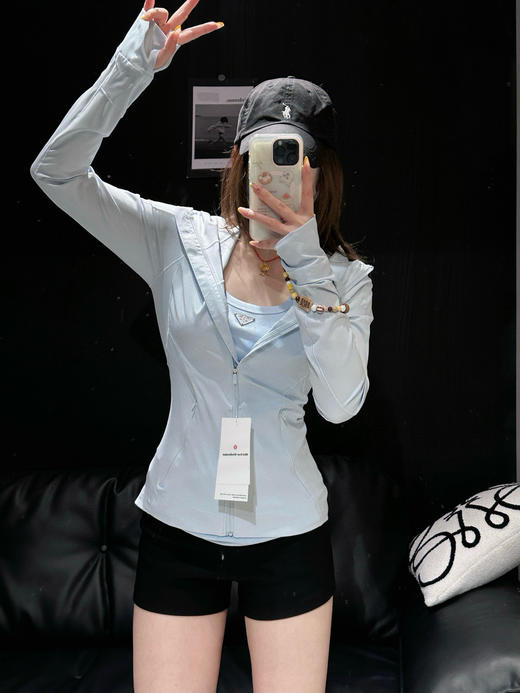 加拿大版lu轻薄防晒健身夹克 商品图6