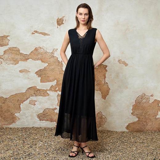 EITIE爱特爱法式高级感V领无袖小众设计收腰连衣裙2025夏新款8207929 商品图1