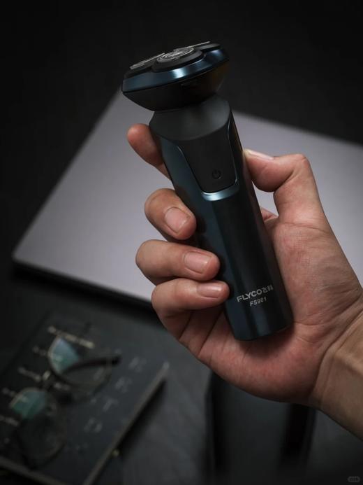 顺丰包邮 急速送达！飞科FS901剃须刀🪒加赠￥69鼻毛修剪器 商品图1