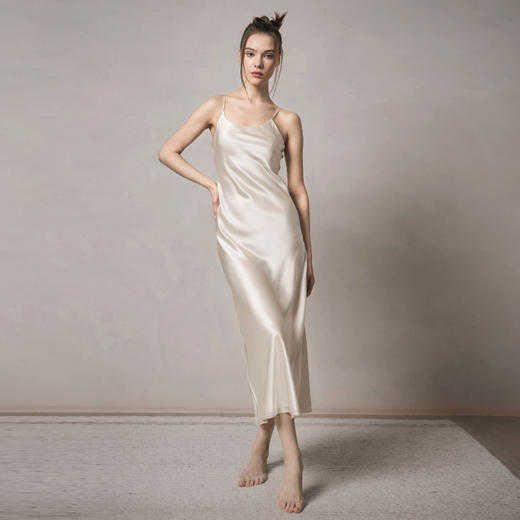 Solo seta22姆米重磅真丝吊带睡裙女桑蚕丝缎面长款露背丝绸秋冬 商品图3