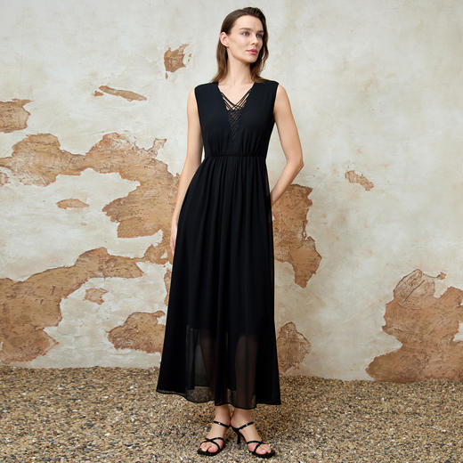 EITIE爱特爱法式高级感V领无袖小众设计收腰连衣裙2025夏新款8207929 商品图2