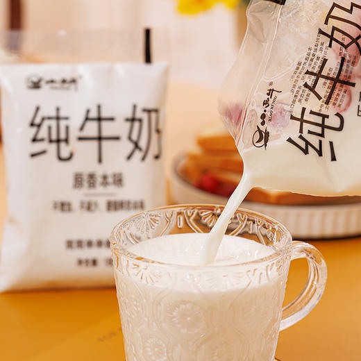 【光明&小西牛】原香本味纯牛奶 透明袋装纯牛奶180gx16袋/箱 商品图10