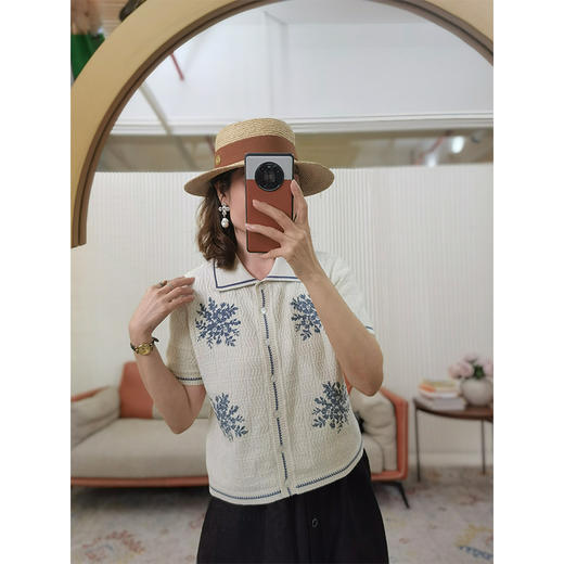 【贝拉自留款】松弛感穿搭 十字绣花短袖小衫 舒适透气 柔软细腻 电镀十字绣花纹 东方韵味 商品图6