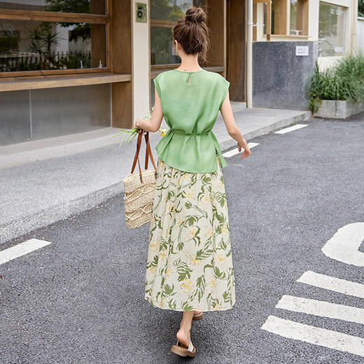 时尚套装裙夏季2025新款系带收腰无袖天丝上衣印花半身裙两件套YUEQ25862 商品图3