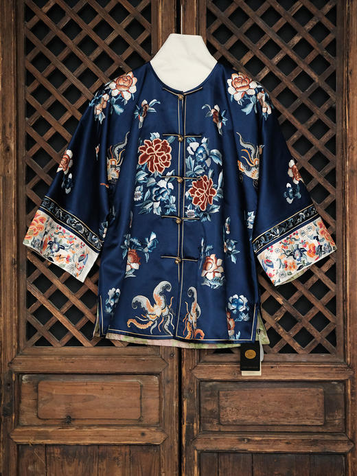 盛唐牡丹|重缎真丝手工刺绣吉服(盛唐牡丹与非遗传承人王小潇联名系列 ) 商品图0