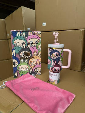 原单正品【Stanley 联名拉布布吸管杯】
1.18L超级巨无霸的容量‼️
夏天喝水太合适啦
保冷保热9小时
快来给自己和闺蜜都安排上吧👭