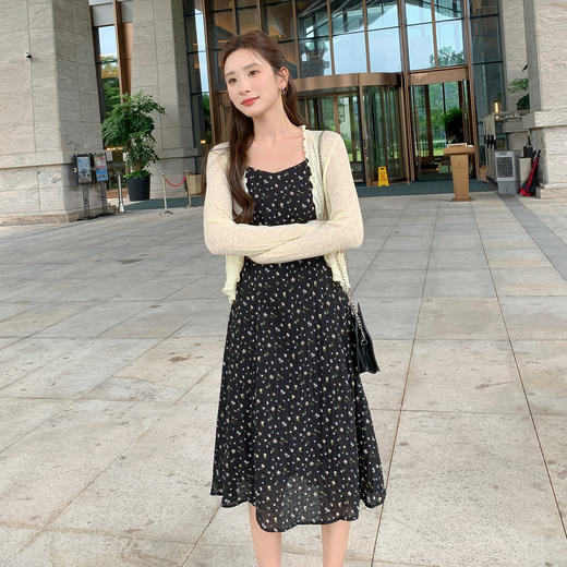 奢姿大码女装2025夏季V领减龄碎花吊带针织两件套胖妹妹时尚套装9952922015/上衣款9652622015 商品图4