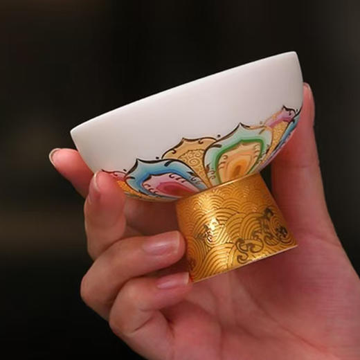 【七彩莲花 步步高升】福海升莲羊脂玉瓷高脚水杯，徐建勇大师签章 疑脂似玉 莹润透光  送礼佳品 好物相伴 商品图3