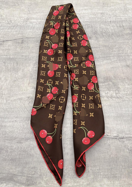 611-3 大爆款 欧阳娜娜 村上隆系列 樱桃 90*90方巾 真丝丝巾 商品图6