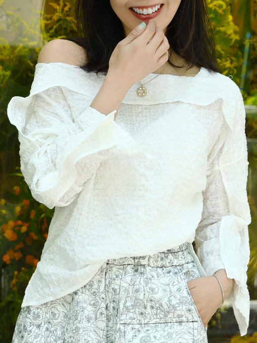 TYNVIE 褶皱露肩荷叶边衬衫 - 白色 商品图0