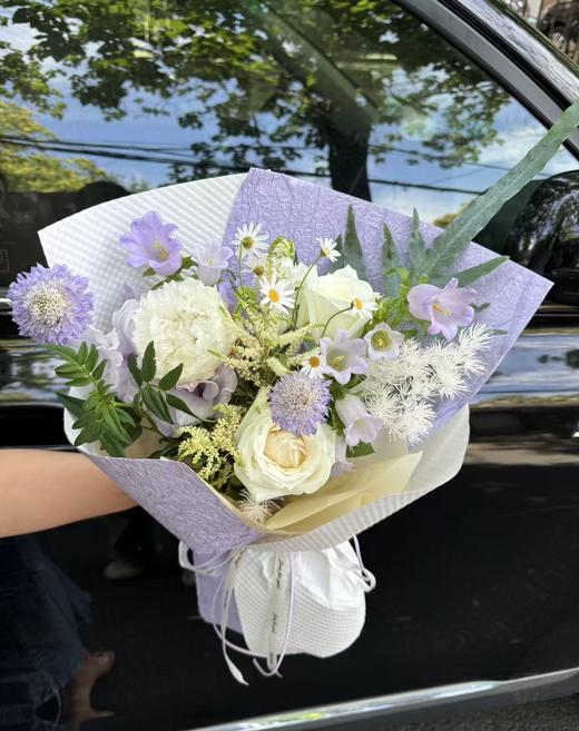 紫色系玫瑰风铃等混搭花束 商品图1