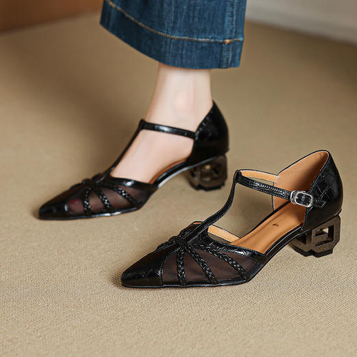 【预售5天】法式真皮编织网纱包头凉鞋，T扣绑带粗中跟鞋HCYYHD&6173 商品图1