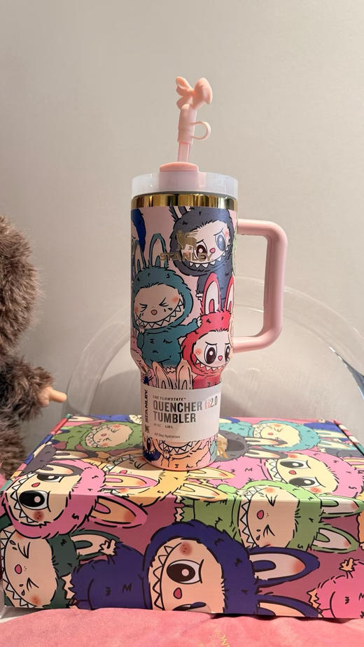 原单正品【Stanley 联名拉布布吸管杯】
1.18L超级巨无霸的容量‼️
夏天喝水太合适啦
保冷保热9小时
快来给自己和闺蜜都安排上吧👭 商品图6