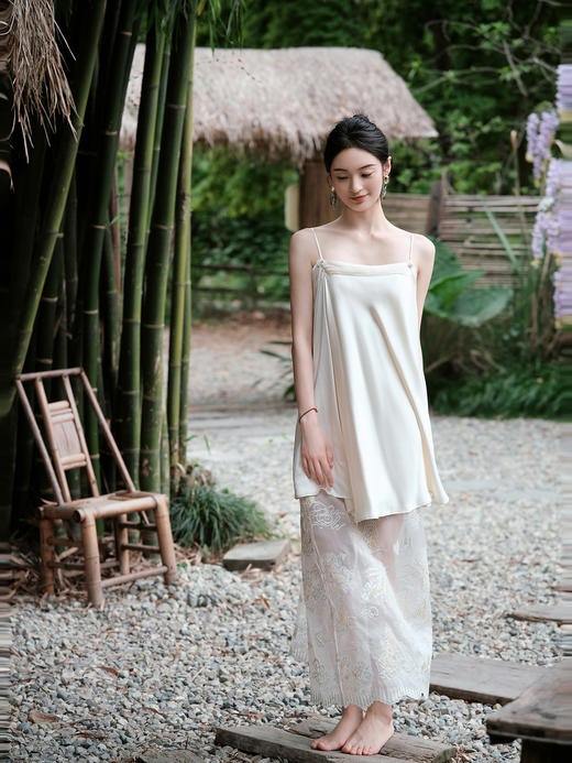 盛唐牡丹| 九重天纹重缎真丝吊带长裙 商品图1