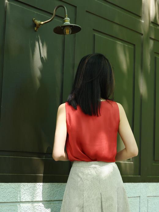 TYNVIE 圆领真丝背心-铁锈红 商品图5