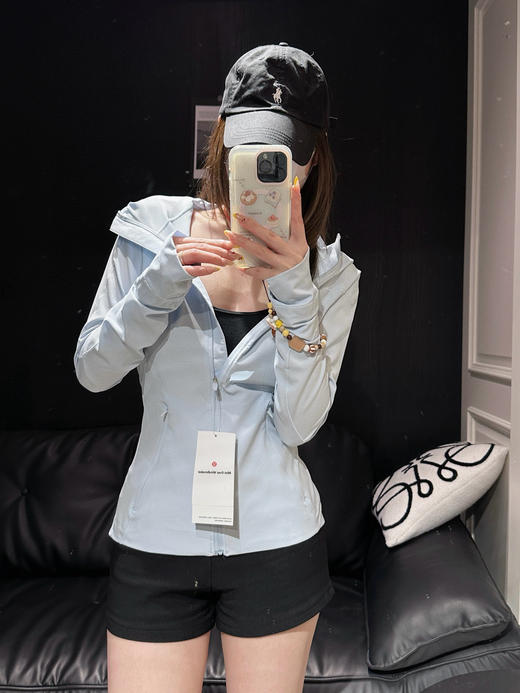 加拿大版lu轻薄防晒健身夹克 商品图5