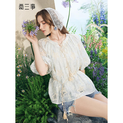 两三事幻梦花明2025夏季新款度假风刺绣提花泡泡袖绑带衬衫女宽松 商品图0
