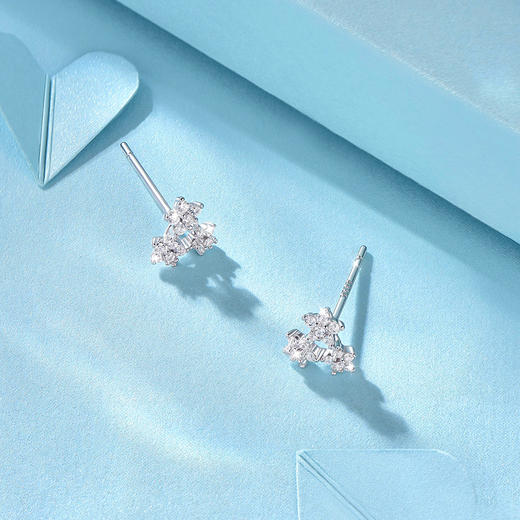 卡蒂罗/KADER 繁星点点 璀璨星群耳钉 闪耀银河梦幻星点养耳洞纯银耳饰 简约时尚通勤百搭春焕新配饰好运Buff 商品图5