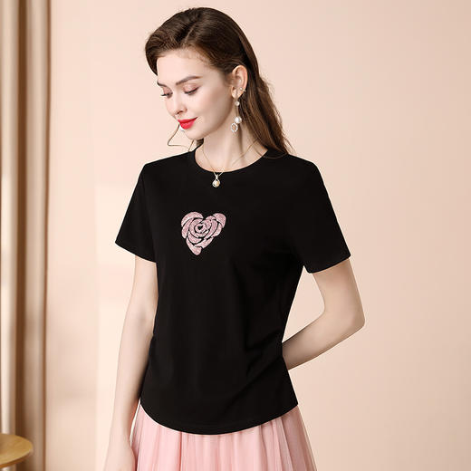 「自」全新升级【铂金会员100/天猫139/差价39】(02803)全新升级气质圆领短袖T恤女夏季2025新款设计感亮片百搭显瘦上衣 商品图0