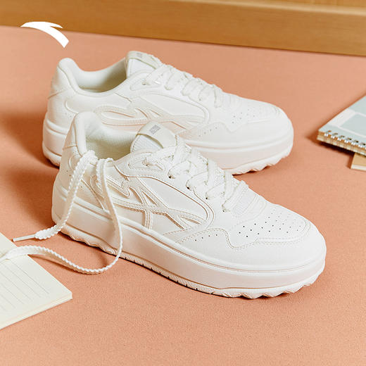【399任选2件】安踏晴风丨厚底低帮板鞋女2025秋季新款撞色小白运动鞋122538035 商品图3