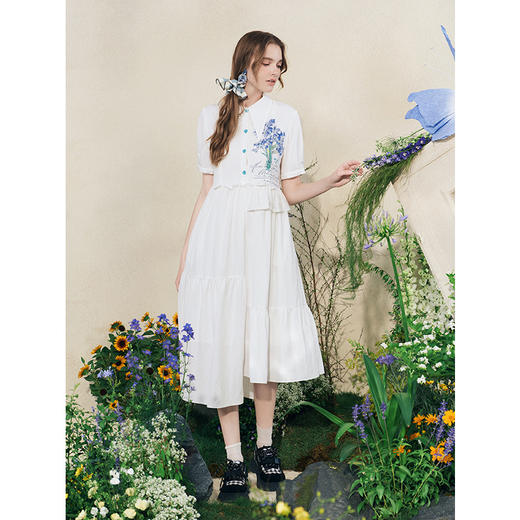 两三事梵高文艺流年如鸢2025夏复古印花刺绣翻领不对称裙摆连衣裙 商品图2