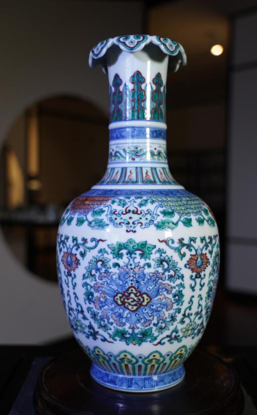 斗彩团花福寿纹卷口瓶 商品图0