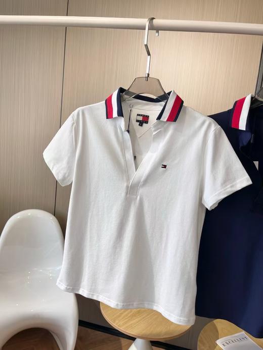 点此购买 汤米夏季女士休闲v领短袖poloT恤 hgn 321029 商品图1