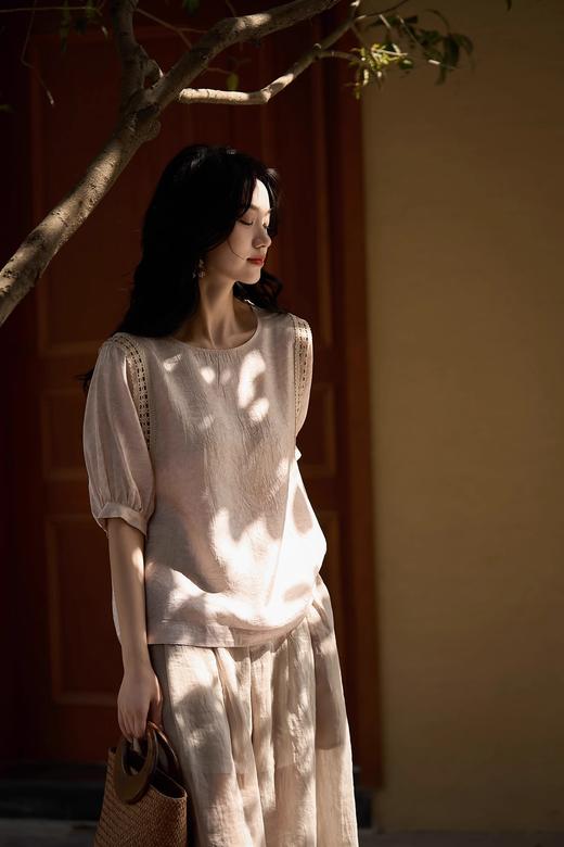 「松弛高级感」静谧宅寂风斜纹肌理感舒适透气灯笼袖小衫 商品图5