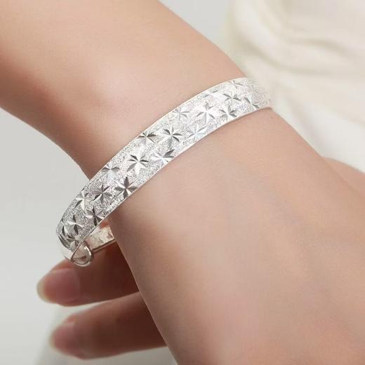 已下架【足银9999】云银雪山 满天星手镯 （20g±1g/个) 配盒 精工工艺 商品图1