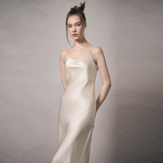 Solo seta22姆米重磅真丝吊带睡裙女桑蚕丝缎面长款露背丝绸秋冬 商品图4