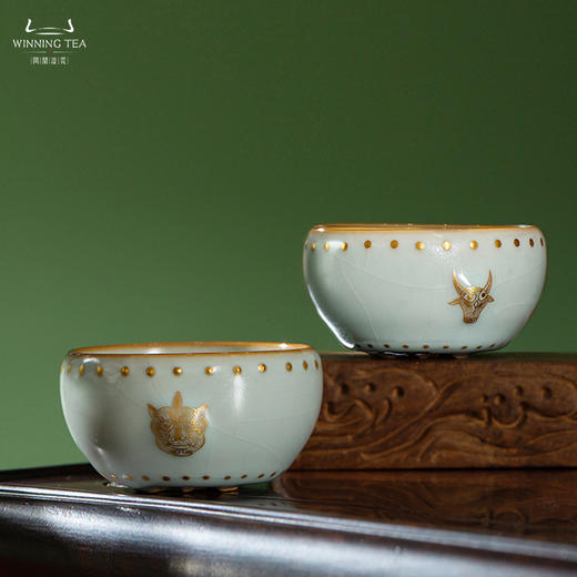 问鼎汝瓷牛首战鼓杯（描金）（缺货） 虎首战鼓杯（描金） 商品图0